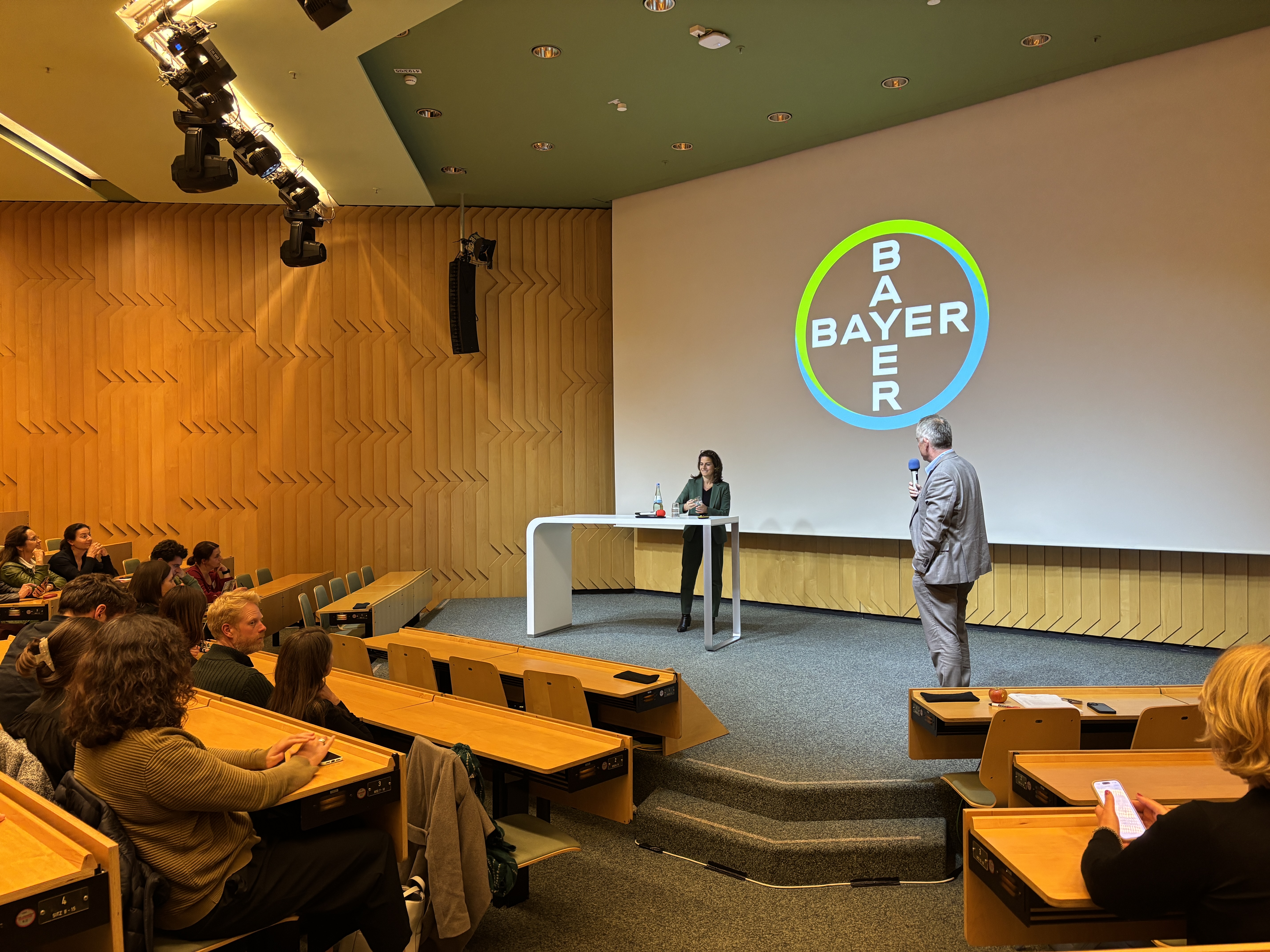 20251001_141657415_iOS